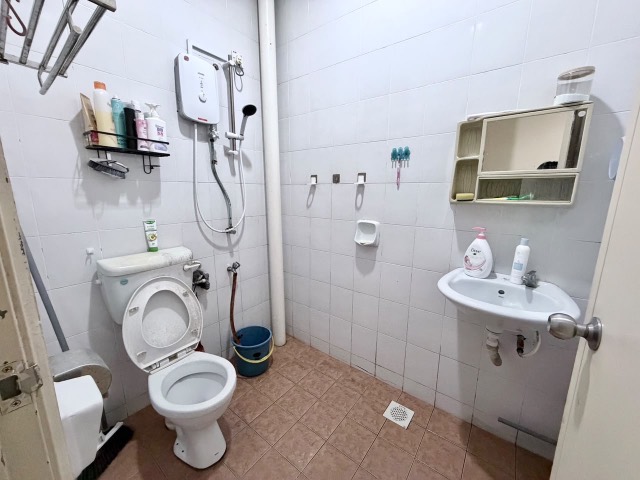 Austin Crest - Single Storey Terrace / Good Condition / 5mins to Shoplots - Thumbnail 9