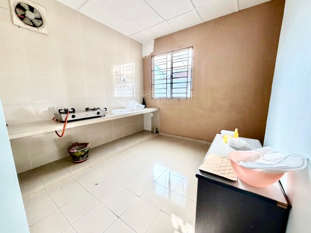 Pelangi Indah - Single Storey Terrace / End Lot with 25ft Side Land / Gated & Guarded - Thumbnail 11