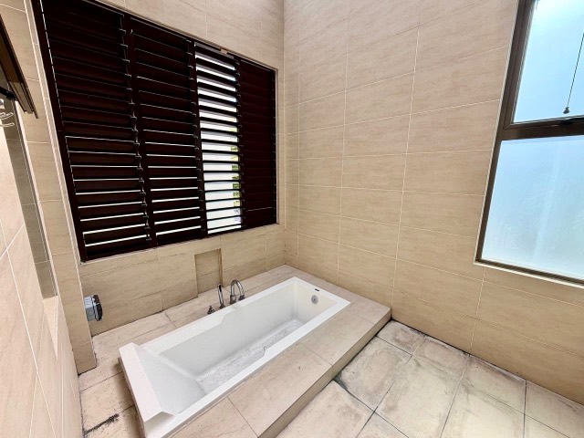 Iskandar Puteri (East Ledang) - Double Storey Semi Detached / Renovated & Well Maintained / Gated & Guarded - Thumbnail 17