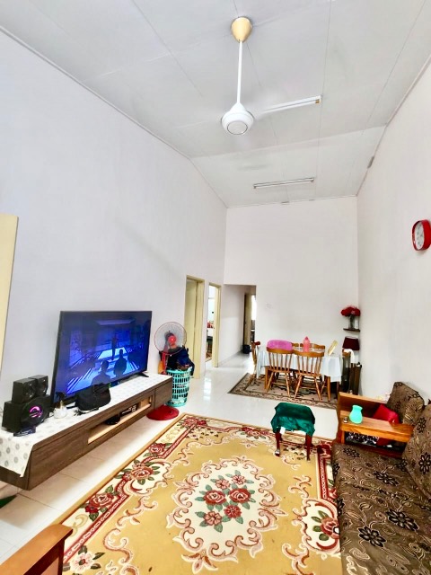 Puteri Wangsa - Single Storey Terrace / Cheapest in the Market Full Loan Unit 