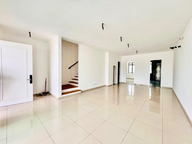 Bandar Seri Alam (South Hills) - Double Storey Terrace / Brand New Unit / Unblock Garden Viee - Thumbnail 2