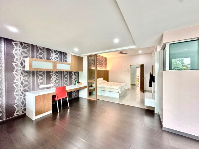 Seri Austin (Lakeview) - Double Storey Terrace / Fully Renovated & Furnished / Unblock View - Thumbnail 4