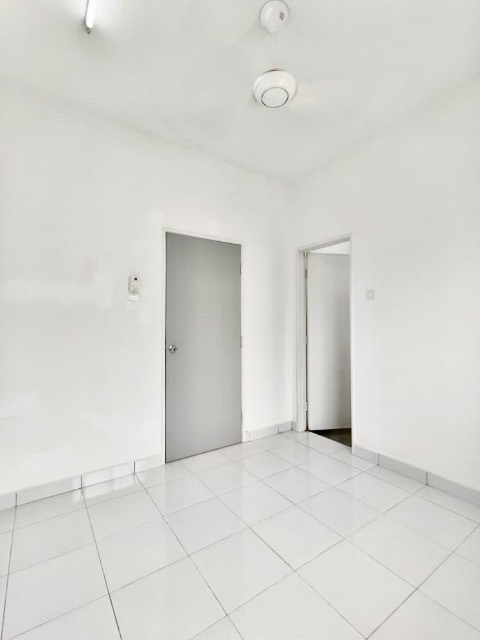 Pulai Indah (Laman Indah) - Double Storey RMMJ / Original Condition / Vacant Unit  - Thumbnail 9