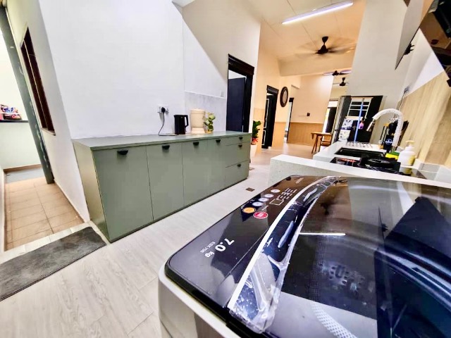 Taman Daya - Single Storey Terrace / Renovated with Kitchen Extension / Nearby Setia Indah & Mount Austin - Gambar kecil 10