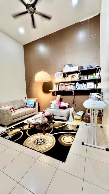 Nusa Idaman (Precinct 7) - Double Storey Terrace / Nicely Renovated & Well Maintained Unit