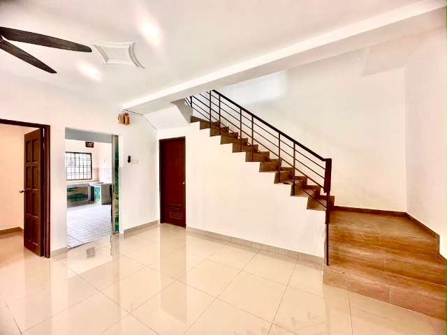 Nusa Bestari Jaya - Double Storey Terrace Corner Lot / Renovated & Extended / Unblock View - Thumbnail 11