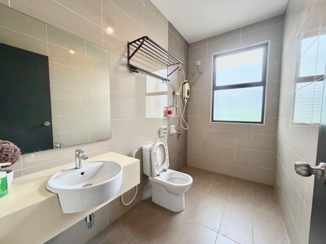 Mount Austin (Glenmarie) - Double Storey Terrace / Larger Type AirBnb Style / Gated & Guarded - Thumbnail 12