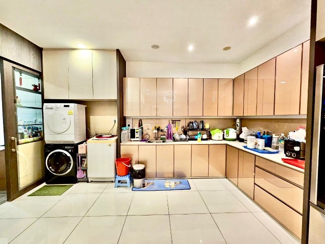 Bandar Dato Onn - Double Storey Terrace / Renovated & Extended with MBJB Approval / Gated & Guarded - Thumbnail 7