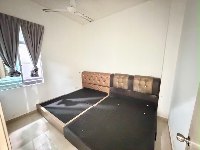 Nusa Sentral - Double Storey Terrace / Unblock View / Nearby Shops & Tuas Highway - Thumbnail 4