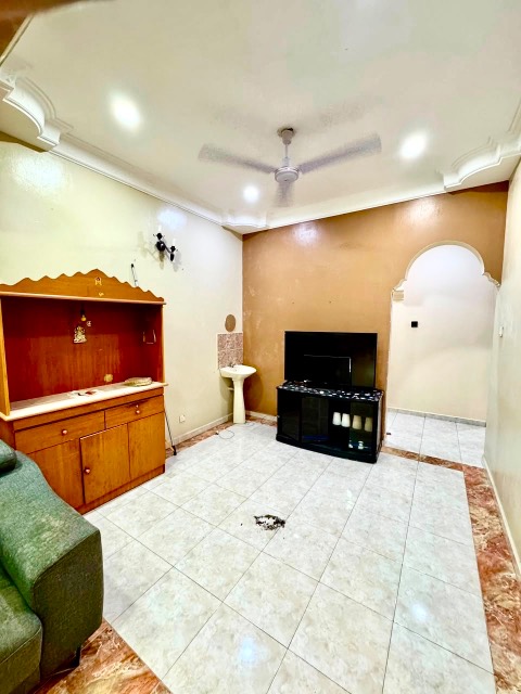 Nusa Bestari - Single Storey Terrace / Basic Renovated Unit / Strategic Matured Location - Thumbnail 6