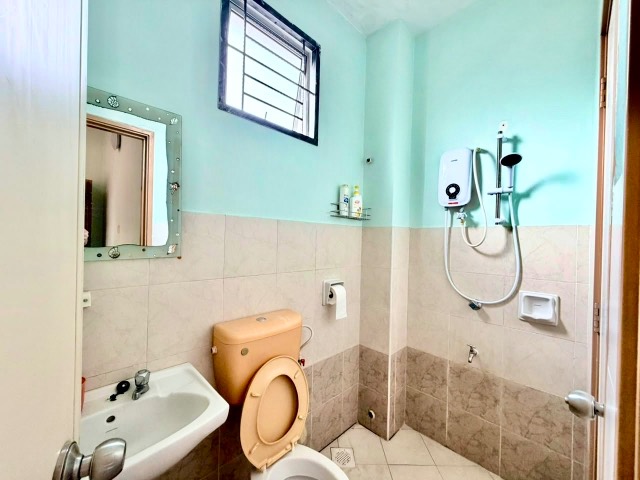 Bukit Indah - Double Storey Terrace / Basic Renovated in Good Condition / Gated & Guarded - Thumbnail 12