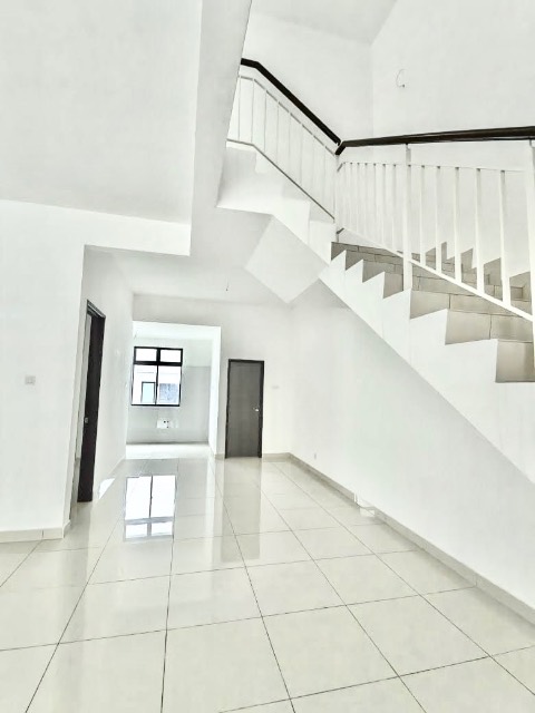 Bandar Cemerlang - Double Storey Terrace House / Original Unit / Gated & Guarded - Thumbnail 6