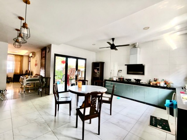 Bukit Indah - Double Storey Terrace / End Lot with 10ft Side Land / Unblock View - Thumbnail 9
