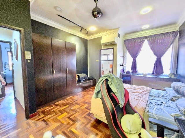 Taman Pelangi Indah - Double Storey Terrace / Corner Lot with Large Land & Built Up / Fully Renovated Unit - Thumbnail 6