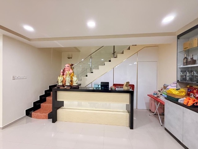 Permas Jaya - Double Storey Terrace / Rare Corner Lot with Bigger Land / Fully Renovated & Extended  - Thumbnail 4