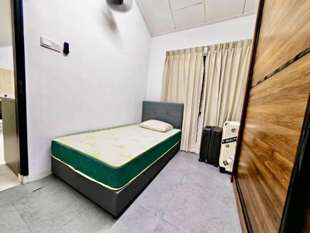 Taman Daya - Single Storey Terrace / Renovated with Kitchen Extension / Nearby Setia Indah & Mount Austin - Gambar kecil 5
