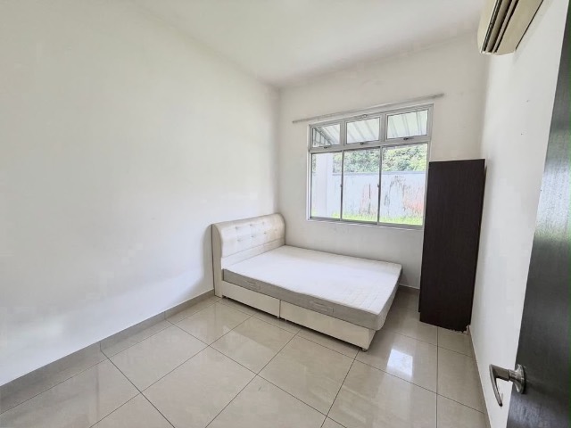 Taman Molek (Molek Haven) - Double Storey Terrace / Corner Lot with Extra Land / Gated & Guarded - Thumbnail 7