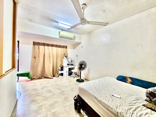 Johor Jaya - Double Storey Low Cost / Fully Renovated Unit / Good Condition - Thumbnail 2