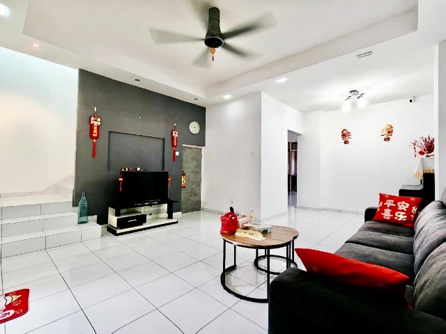 Bukit Indah - 1.5 Storey Terrace / Unblock View / Top Condition - Thumbnail 2