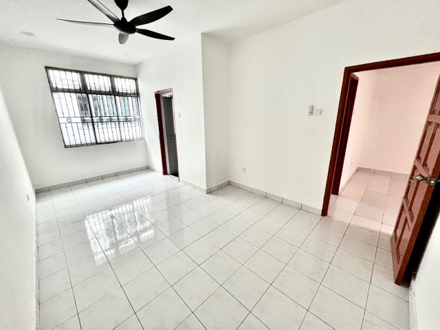 Taman Seri Orkid - Double Storey Terrace / Basic Renovation / nearby Mutiara Rini & Walking distance to Shops - Thumbnail 4