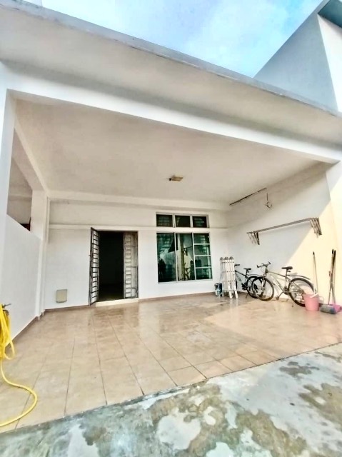Nusa Sentral - Double Storey Terrace / Basic Renovation / Gated & Guarded - Thumbnail 14