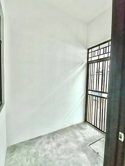 Bandar Cemerlang - Double Storey Terrace House / Original Unit / Gated & Guarded - Thumbnail 8