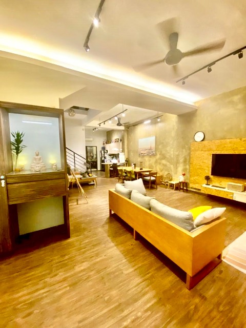 Dato Chellam - Double Storey Terrace / Renovated with ID Design / Unblock View
