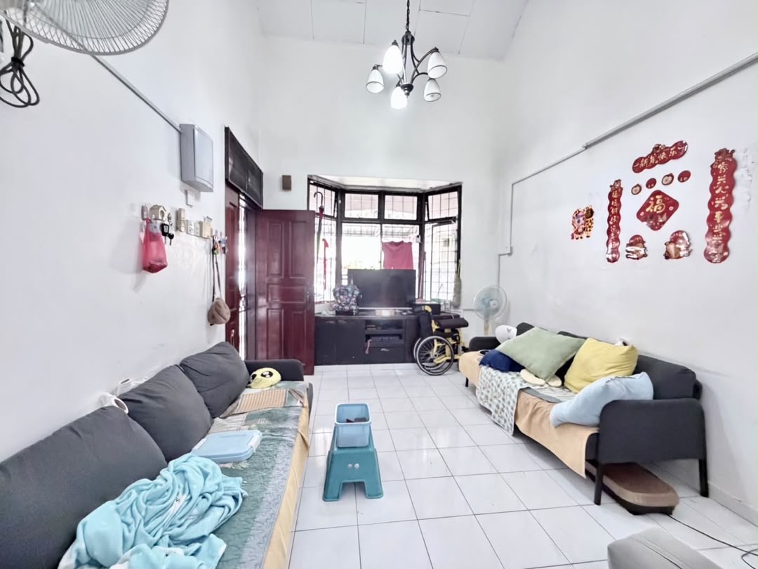 Taman Daya - Single Storey Terrace / beside Setia Indah & Mount Austin - Photo 1