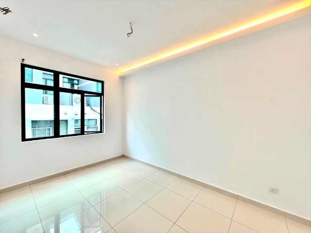 Horizon Hills - Double Storey Terrace / Fully Extended Spacious Layout / Gated & Guarded - Thumbnail 7