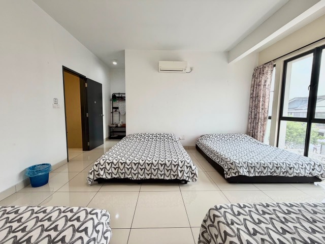 Mount Austin (Glenmarie) - Double Storey Terrace / Larger Type AirBnb Style / Gated & Guarded - Thumbnail 4