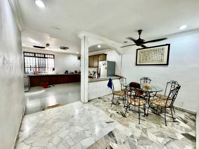 Desa Harmoni (Molek) - Double Storey Terrace / Corner Lot with Bigger Land / Renovated in Good Condition - Thumbnail 11