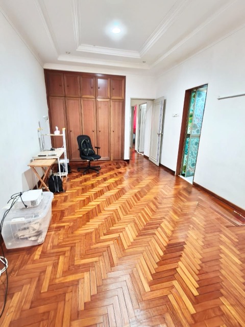 Taman Daya - Double Storey Terrace / Renovated & Extended Unit / Strategic Location Nearby Shoplots - Thumbnail 5