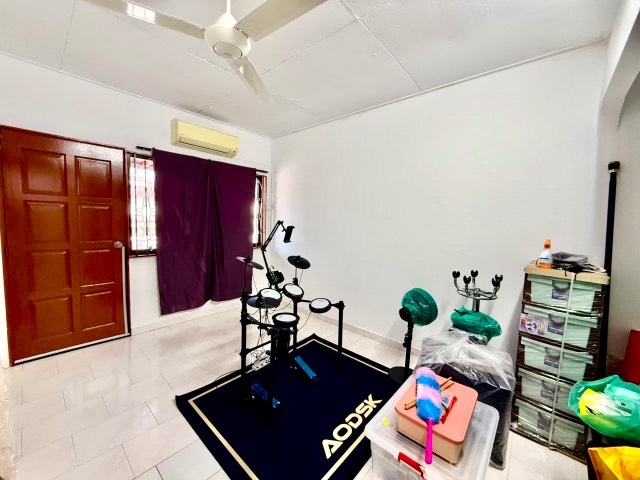 Skudai (Damai Jaya) - Double Storey Low Cost / Fully Renovated Unit / Good Condition - Thumbnail 4