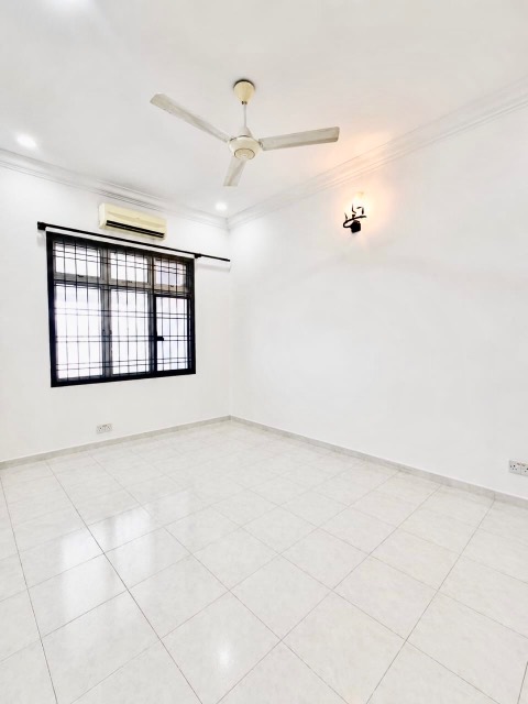Nusa Bestari - Single Storey Terrace / Basic Renovation / Nearby Shoplots & Bukit Indah - Thumbnail 3