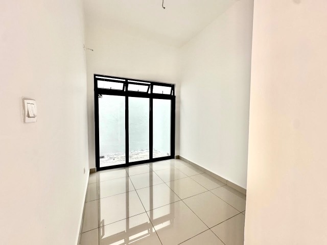 Mutiara Mas (Opal) - Three Storey Cluster / Private Lift in the Unit / Cheapest in the Market - Thumbnail 10