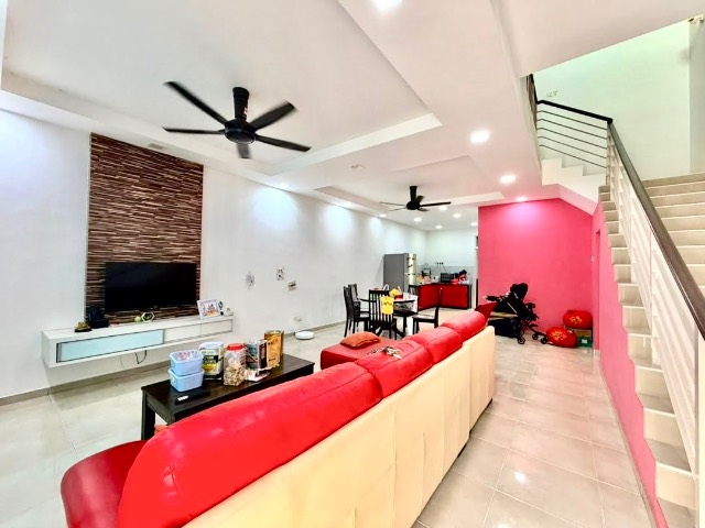 Nusa Sentral - Double Storey Terrace / Fully Renovated Unit / Nearby Tuas 2ndLink - Thumbnail 2