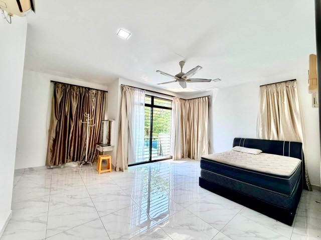 Nusa Bestari (Bestari Height) - Double Storey Cluster / Simple Renovation in Good Condition / Gated & Guarded - Thumbnail 4