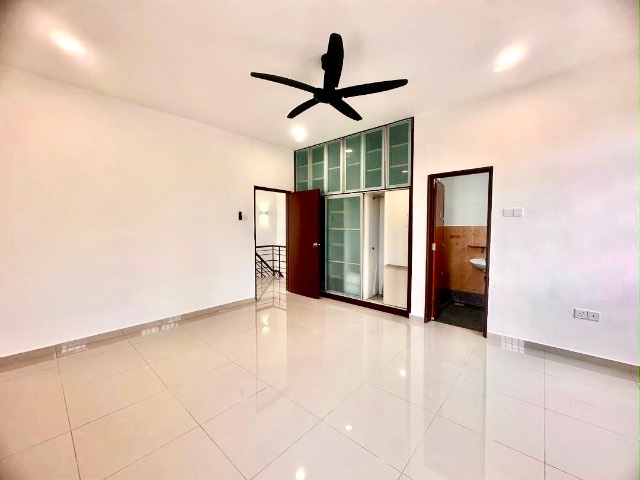 Nusa Bestari Jaya - Double Storey Terrace Corner Lot / Renovated & Extended / Unblock View - Thumbnail 6