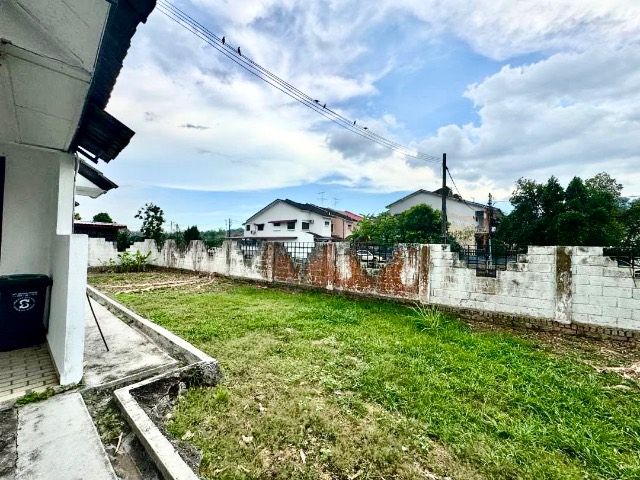 Skudai - Double Storey Terrace / Corner Lot with Bigger Land / Nearby Highway - Thumbnail 2