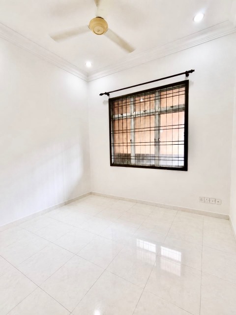 Nusa Bestari - Single Storey Terrace / Basic Renovation / Nearby Shoplots & Bukit Indah - Thumbnail 4