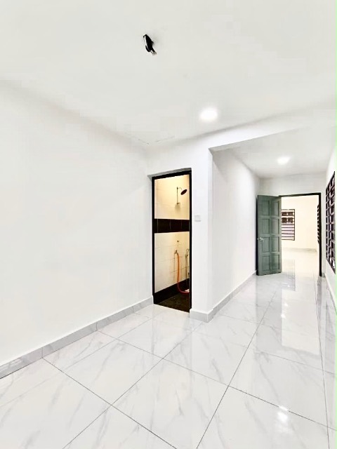 Johor Jaya - Single Storey Terrace / Corner Lot with Extra Land / Fully Renovated & Unblock View - Thumbnail 10