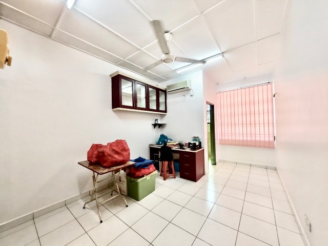 Bukit Impian - Single Storey Terrace / Hot Deal Super Low Price / Basic Renovation with Kitchen Extension - Thumbnail 3
