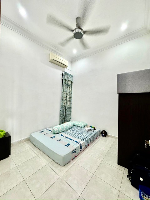 Nusa Bestari - Single Storey Terrace / Simple Renovation / Nearby Bestmart - Thumbnail 5