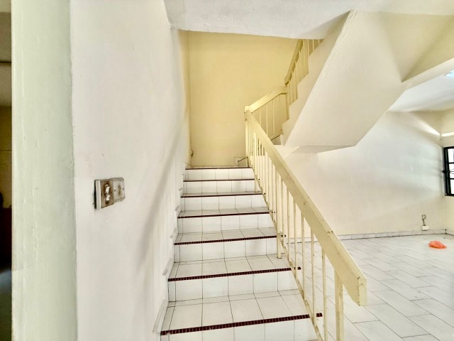 Johor Jaya - Double Storey Terrace / Original Unit with Kitchen Extension / Walking Distance to Shop - Thumbnail 5