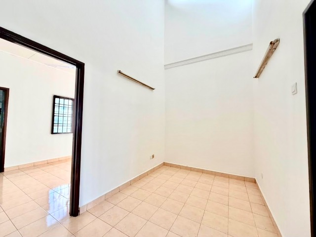 Mutiara Rini - Double Storey Terrace / Rare Unit Below RM700K / Well Maintained in Good Condition - Thumbnail 7