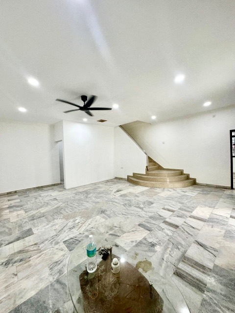 Taman Sri Skudai - Double Storey Terrace Corner Lot / Rare Full Loan Unit / Fully Extended Unit - Thumbnail 3