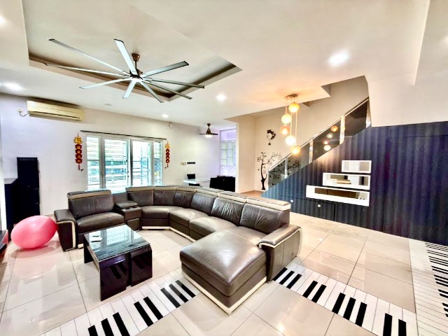 Seri Alam (Bina Park) - Three Storey Terrace / Large Land Area & Built Up / Renovated & Extended - Thumbnail 3