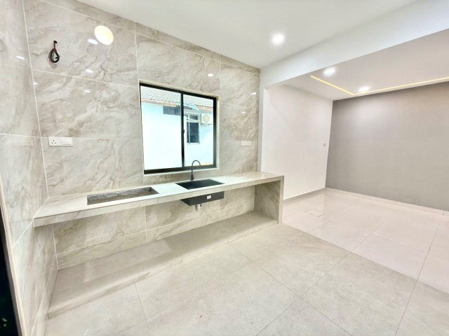 Taman Universiti - Single Storey Terrace / Corner Lot Super Big Land / Fully Renovated & Extended - Thumbnail 14