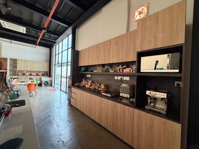Eco Business Park 1 (Dato Onn) - 1.5 Storey Cluster Factory / Fully Renovated with Mezzanine Floor - Thumbnail 15