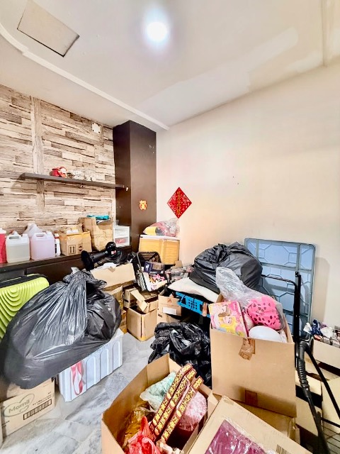 Taman Molek (Desa Harmoni) - Double Storey Terrace / Renovated in Well Condition / Nearby Molek Shops & Highway to Town - Thumbnail 7